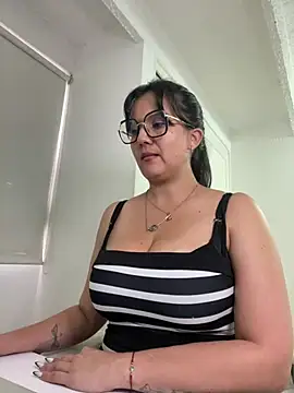 SWEETLILY18 online show from March 2025 09:32:02 PM