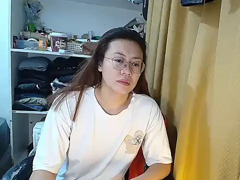 Snapshot of crizzybel chatting on May 2026 06:46:02 PM crizzybel online show from May 2026 06:46:02 PM