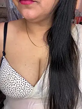 Zoya Varma004 online show from November 2025 05:17:01 AM