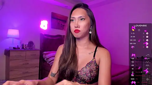 Snapshot of BombshellPH chatting on December 2024 09:52:01 PM BombshellPH online show from December 2024 09:52:01 PM