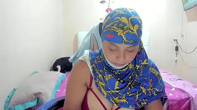 Leylafourniert online show from March 2025 08:23:02 PM