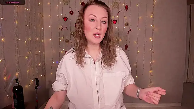 Mira Xo  online show from December 2024 05:48:01 AM