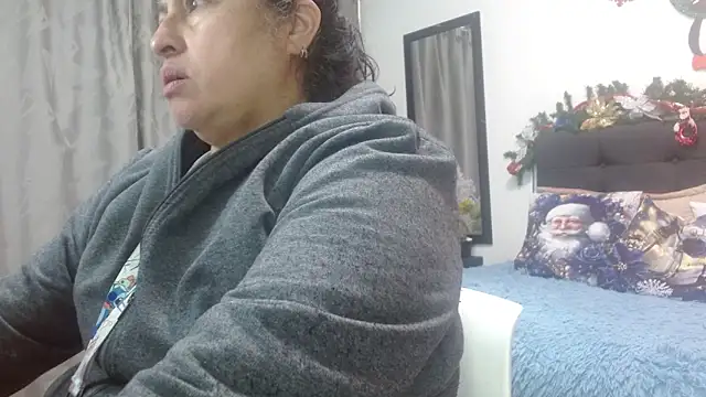 Keyla01  online show from November 2025 12:05:02 PM