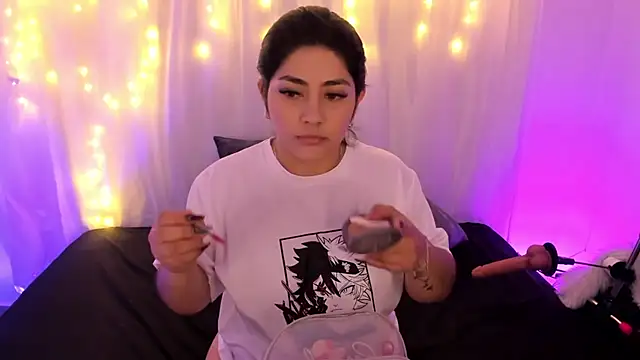 lucy26  online show from September 2025 02:13:01 AM