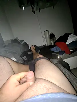 Snapshot of Paul10112 chatting on November 2025 10:31:02 PM Paul10112 online show from November 2025 10:31:02 PM