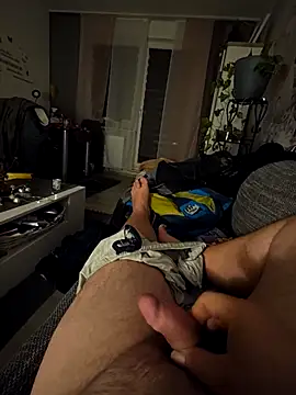 Snapshot of Paul10112 chatting on February 2026 12:14:02 AM Paul10112 online show from February 2026 12:14:02 AM