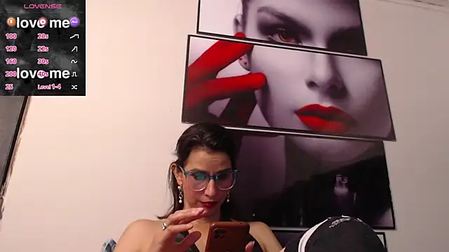 Snapshot of Eva-Williams chatting on January 2025 09:29:02 PM Eva-Williams online show from January 2025 09:29:02 PM