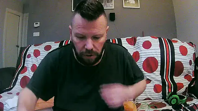 txan9876 online show from December 2025 06:05:02 PM