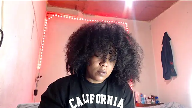 Snapshot of cherry_cleou chatting on April 2026 11:27:01 AM cherry cleou online show from April 2026 11:27:01 AM