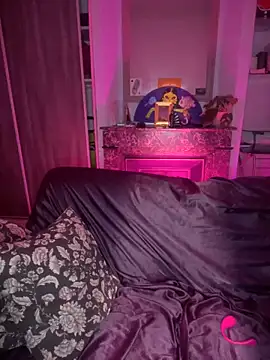 Snapshot of callmelouve chatting on January 2025 10:55:01 PM callmelouve online show from January 2025 10:55:01 PM