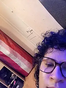 Snapshot of callmelouve chatting on September 2025 08:21:02 PM callmelouve online show from September 2025 08:21:02 PM