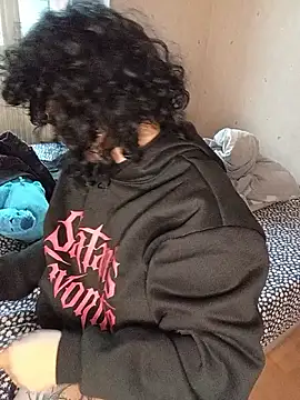 Snapshot of callmelouve chatting on October 2025 04:31:02 PM callmelouve online show from October 2025 04:31:02 PM