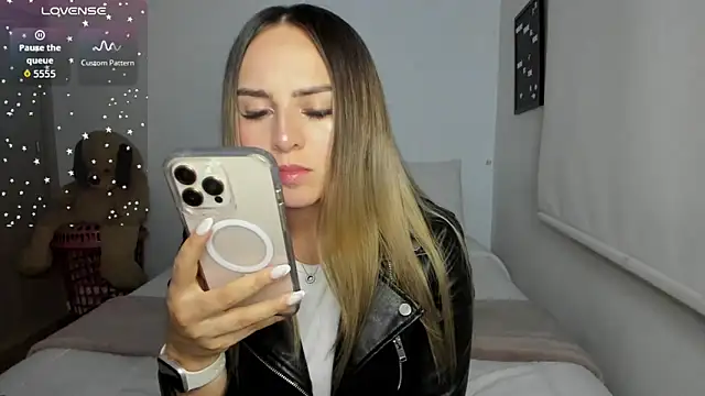 sophi mooreno online show from April 2026 01:27:01 AM