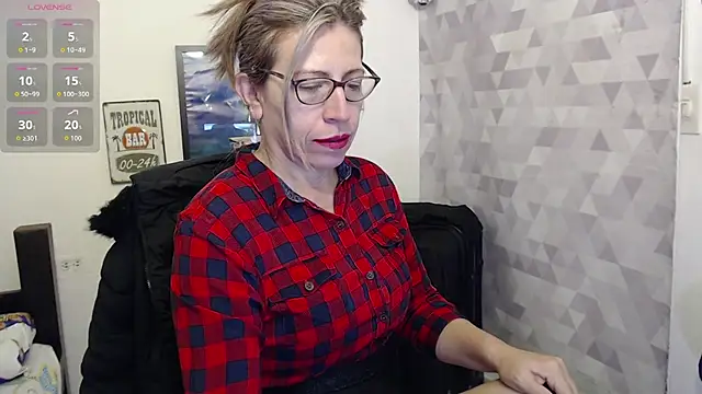 Chayla Ruiz online show from September 2025 10:39:02 AM