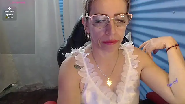 Chayla Ruiz online show from June 2026 11:31:01 AM