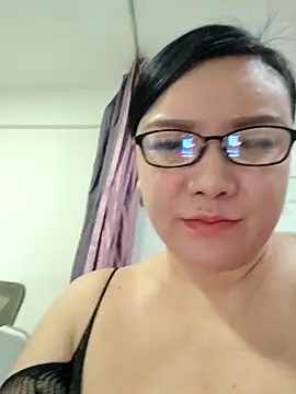 Snapshot of LILYsweetfcup chatting on May 2026 12:02:01 PM LILYsweetfcup online show from May 2026 12:02:01 PM