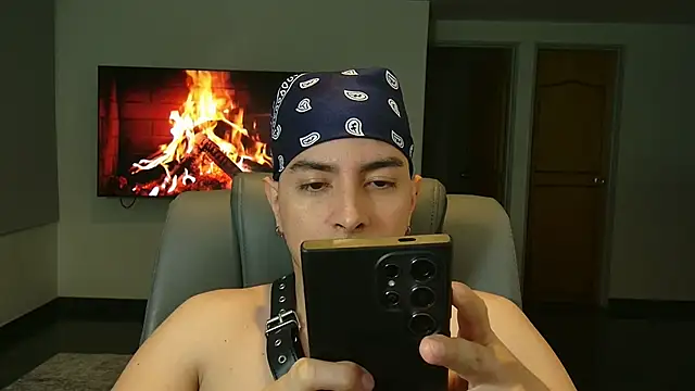 Jhoan saenz online show from October 2025 12:55:02 AM