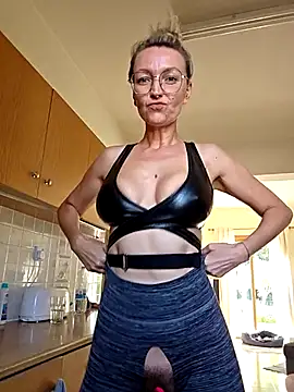 MissMialicious online show from October 2025 07:07:02 AM