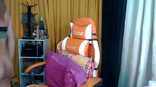 Snapshot of Deliciouscumsxz chatting on December 2024 06:48:01 PM Deliciouscumsxz online show from December 2024 06:48:01 PM