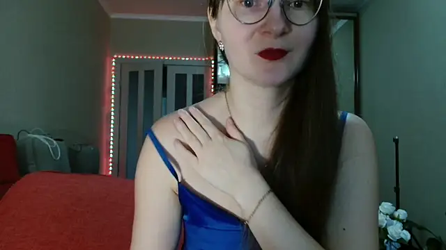 KiraGoldens online show from March 2026 06:17:02 AM