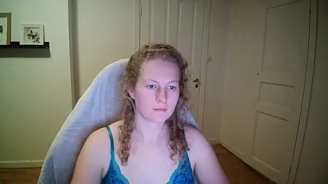 Girlnina-1995 online show from November 2025 09:03:01 PM