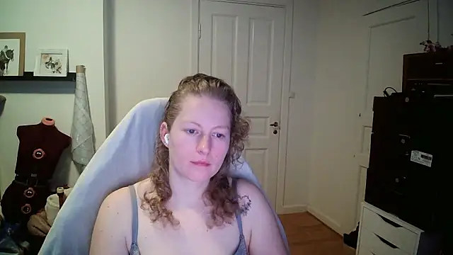 Girlnina-1995 online show from January 2026 10:06:02 AM