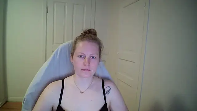 Girlnina-1995 online show from April 2026 02:29:01 PM