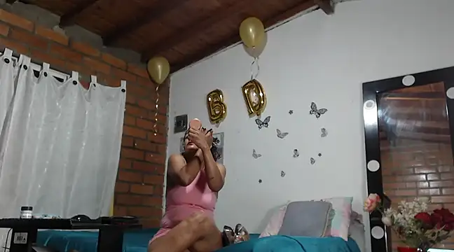 Snapshot of Bigassmommy_x chatting on March 2025 02:05:02 AM Bigassmommy x online show from March 2025 02:05:02 AM