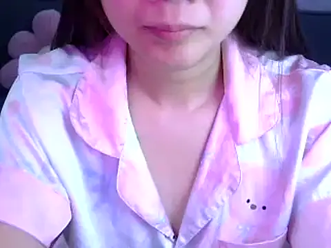 Snapshot of Bee_2k chatting on July 2026 04:30:01 AM Bee 2k online show from July 2026 04:30:01 AM