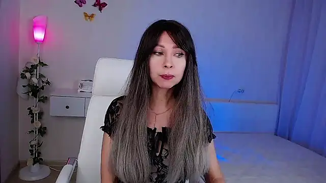 wendifoste online show from December 2025 06:45:02 PM