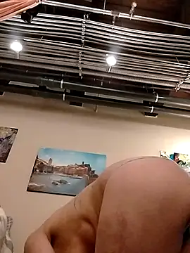 eatmeplease44 online show from April 2026 06:33:02 PM