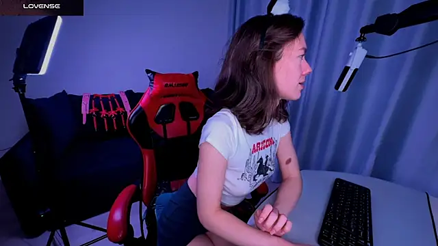 DivineBite online show from February 2025 06:51:01 PM