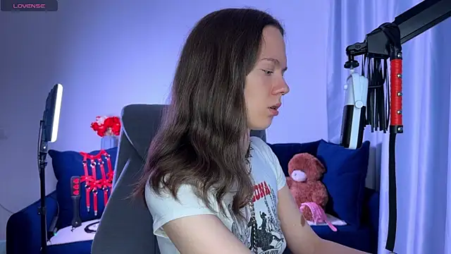 DivineBite online show from September 2025 04:18:01 PM