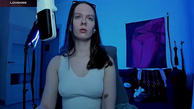 DivineBite online show from April 2026 06:01:02 PM