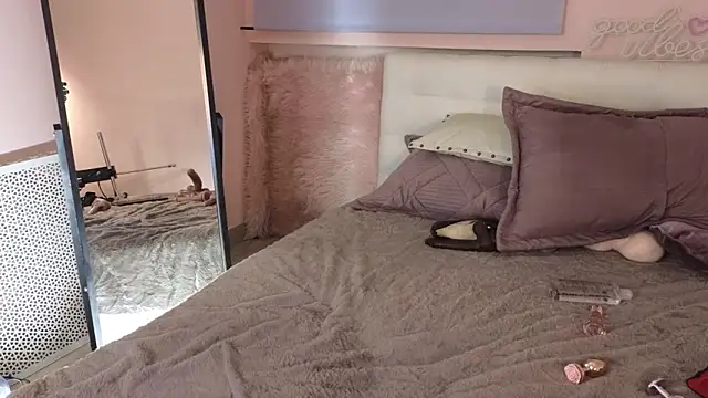 AmalyGreen online show from March 2025 05:02:02 PM