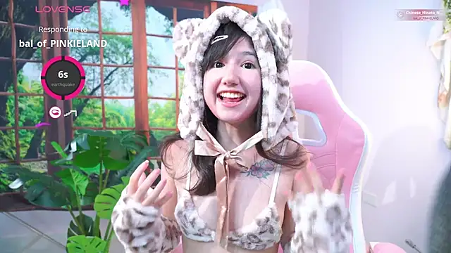 Pinkie Princes online show from September 2025 01:40:01 AM