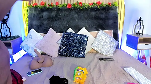 Karlagonzales  online show from February 2025 06:42:01 PM