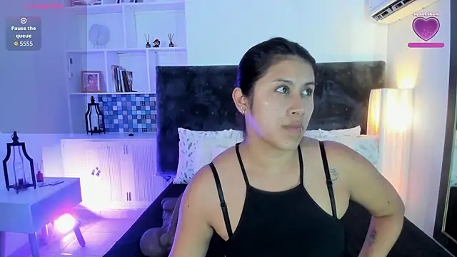 Karlagonzales  online show from June 2026 06:56:02 PM