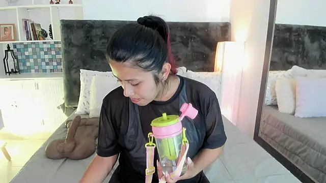 Karlagonzales  online show from July 2026 06:43:02 PM