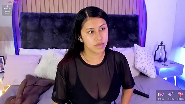 Karlagonzales  online show from July 2026 07:01:01 PM