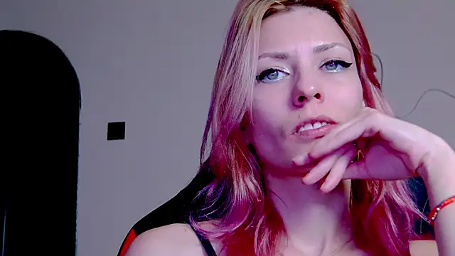 karo123421 online show from November 2025 09:58:02 PM