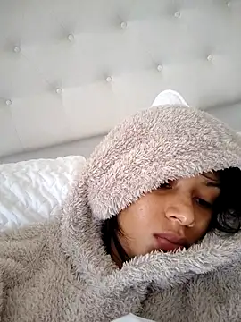 Snapshot of Leaberry chatting on September 2025 04:18:02 PM Leaberry online show from September 2025 04:18:02 PM