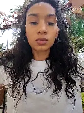 Snapshot of Leaberry chatting on October 2025 08:31:01 PM Leaberry online show from October 2025 08:31:01 PM