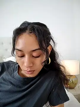 Snapshot of Leaberry chatting on October 2025 05:31:02 PM Leaberry online show from October 2025 05:31:02 PM