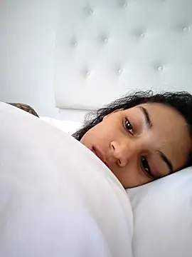 Snapshot of Leaberry chatting on November 2025 11:41:01 AM Leaberry online show from November 2025 11:41:01 AM