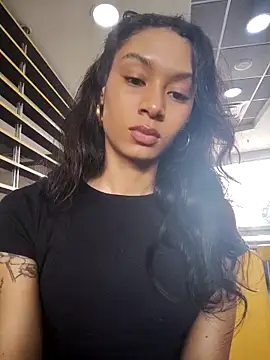 Snapshot of Leaberry chatting on December 2025 03:50:02 PM Leaberry online show from December 2025 03:50:02 PM