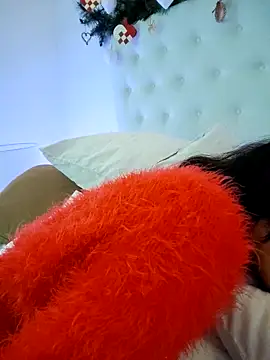 Snapshot of Leaberry chatting on December 2025 11:39:02 AM Leaberry online show from December 2025 11:39:02 AM