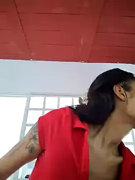 Snapshot of Leaberry chatting on December 2025 07:32:01 PM Leaberry online show from December 2025 07:32:01 PM