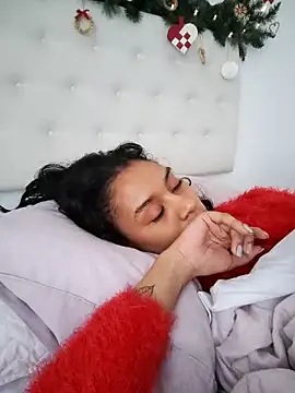 Snapshot of Leaberry chatting on December 2025 10:40:01 PM Leaberry online show from December 2025 10:40:01 PM