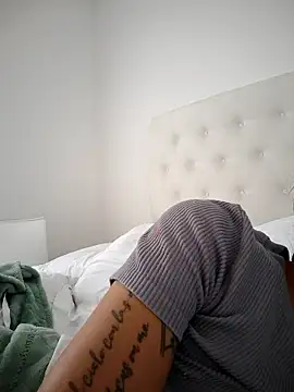 Snapshot of Leaberry chatting on January 2026 02:21:02 PM Leaberry online show from January 2026 02:21:02 PM